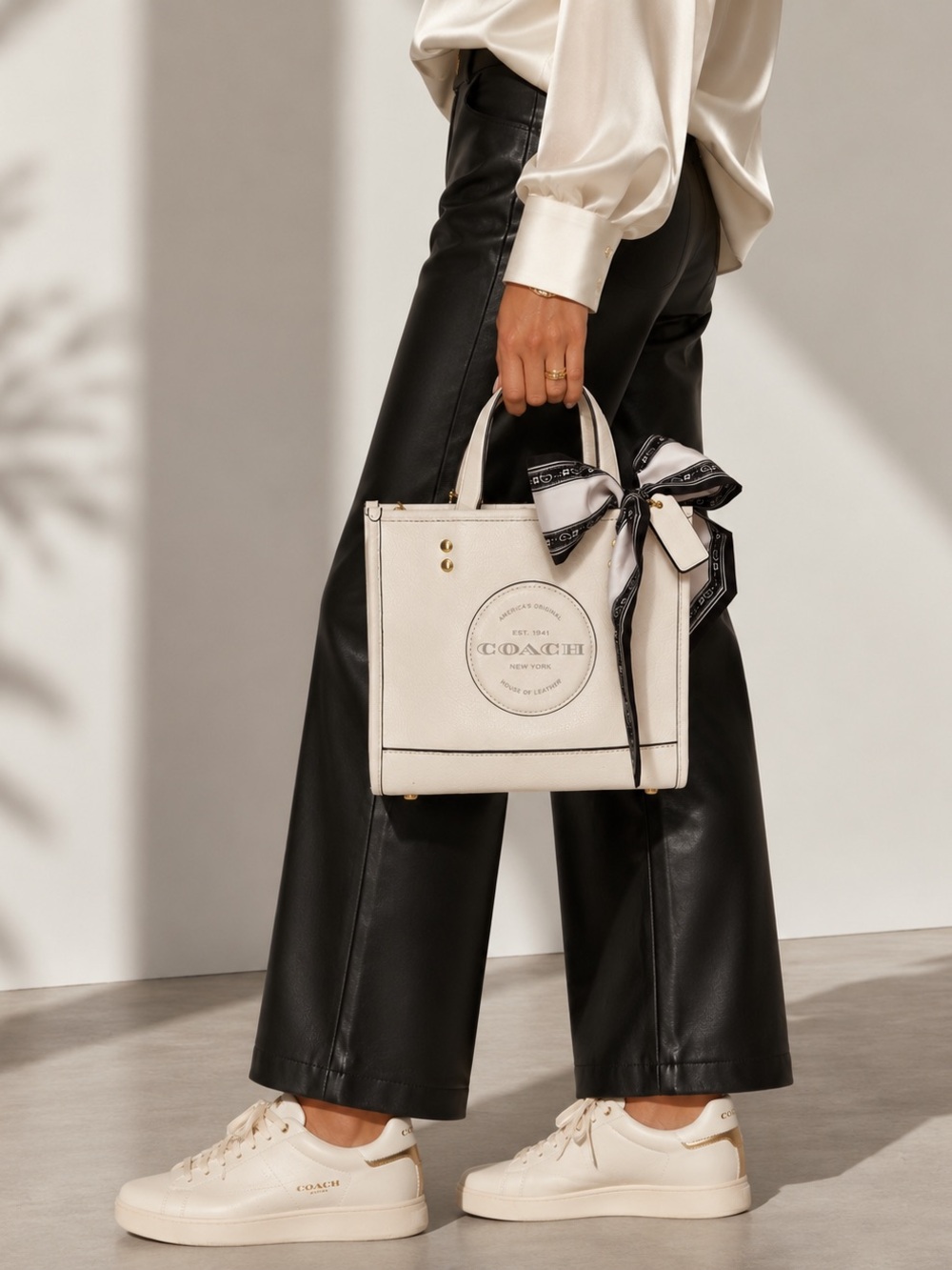 Coach dempsey tote bag 22 in off white leather and bow